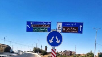 تركيب الكابل الرئيسى للكهرباء والعلامات الإرشادية بمحور وكوبرى بديل خزان أسوان الحر – الجريدة